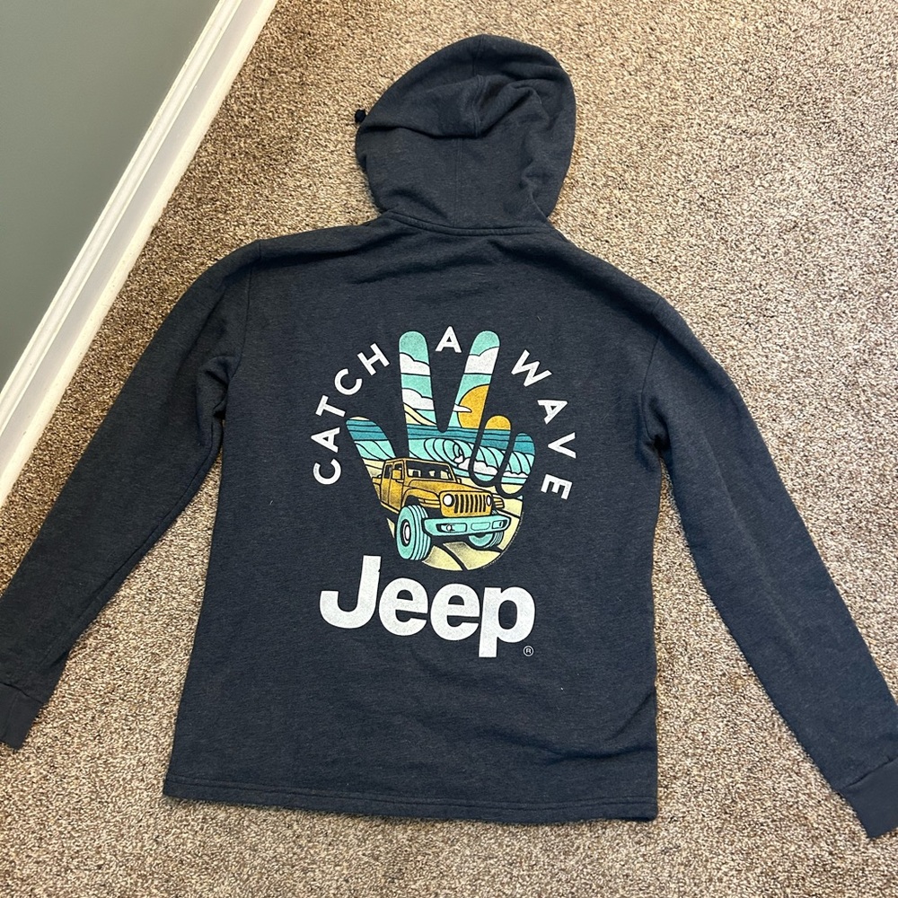 Women's medium Jeep hoodie - says catch a wave Jeep on the back